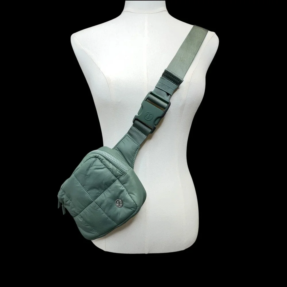 Lululemon Everywhere Belt Bag Green Quilted Puffer Crossbody Travel Running